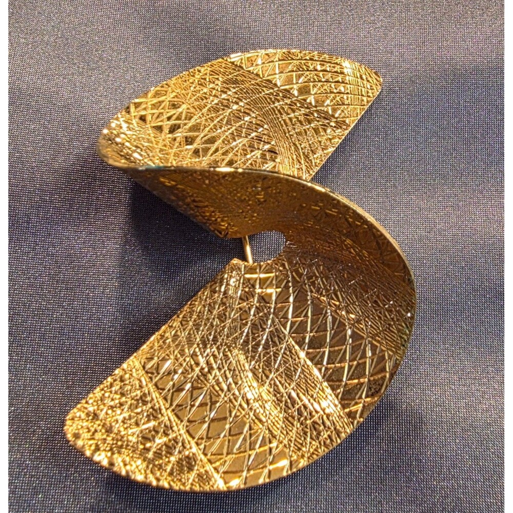 Vintage Sarah Coventry Modernist Textured Gold Tone Statement Brooch